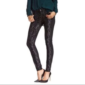 7 For All Mankind Gwenevere Ankle‎ soft black Snake print skinny jeans
